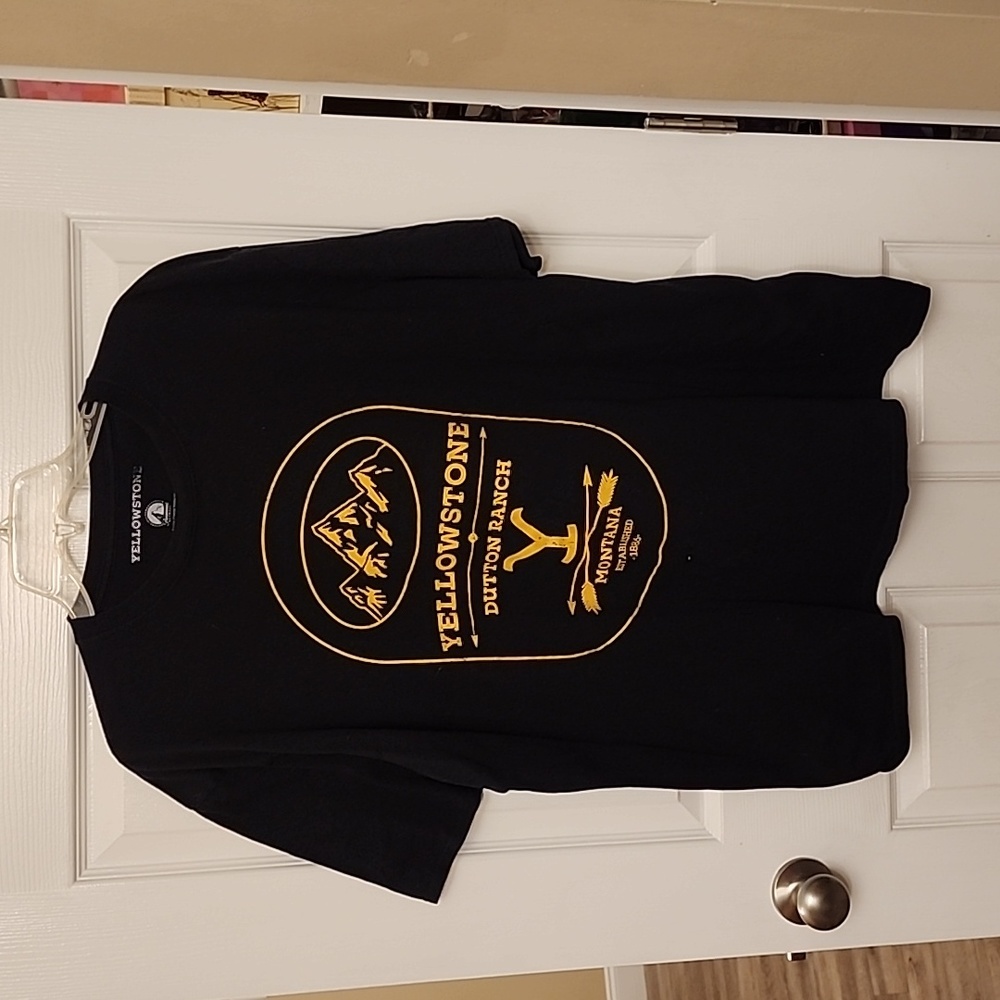 Yellowstone tshirt - Picture 2 of 5